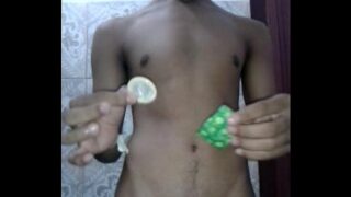 Camisinha no pau pequeno rs…