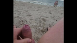 Dick flash for girls on the beach