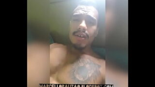 Marcelo pauzao batendo e gozando na cama