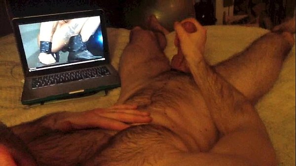 Hairy stud jerk off 2 min