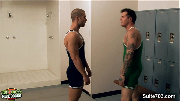 Horny jocks fuck in 3some in locker room 9 min