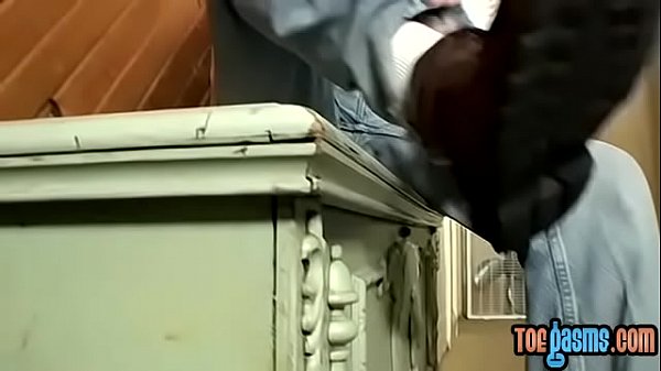 Jessie masturbates and covers his twink feet with fresh cum