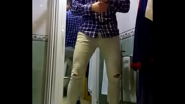 MASTUBACION EN EL BAÑO 3 min