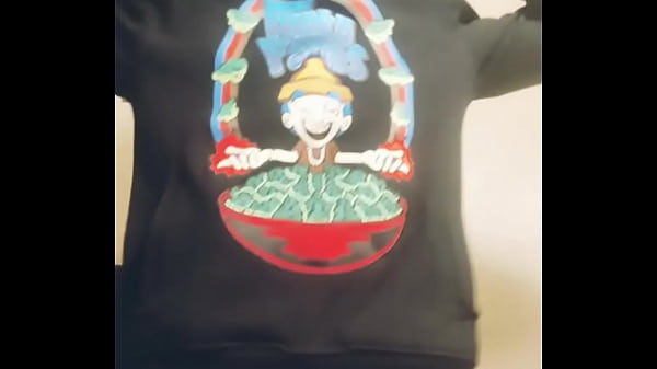 “Euros the hero”strip tease before shower