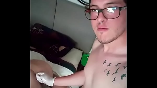 McPuppy – Fisting an Italian Boy