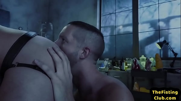 Rimjob loving studs threeway fisted by tattooed hunky top