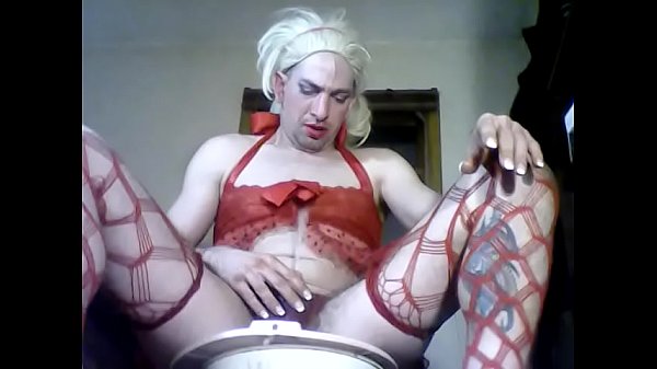 Goldenshower crossdresser