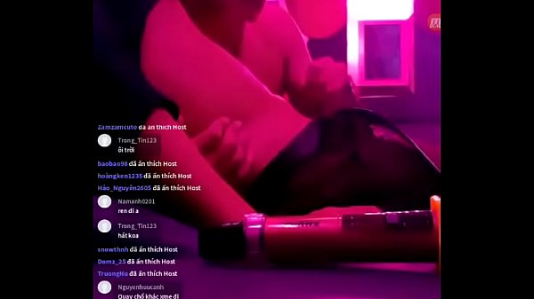 Hát karaoke bú cu nhau trên blued