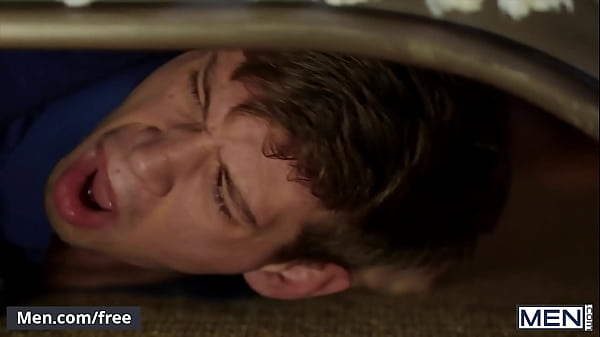 Submissive Dude Gets A Hard Bareback Pounding In The Ass And A Facial – Men