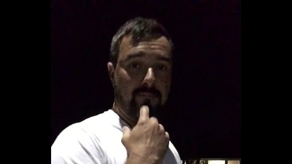 Amador – Coroa batendo punheta no terraço do prédio