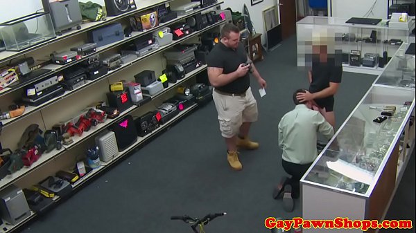 Broke straightbait sucking dick for money