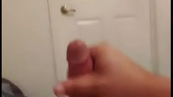 Burnside jack’s his fat and cums loudly