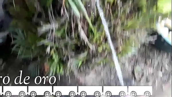 Caiu na net !!!  Fazendo xixi em banheiros publicos e privados para mandar por whatsap a meu amor !!!!