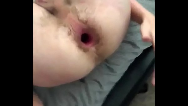 Comendo o cu do branquinho no quarto dele