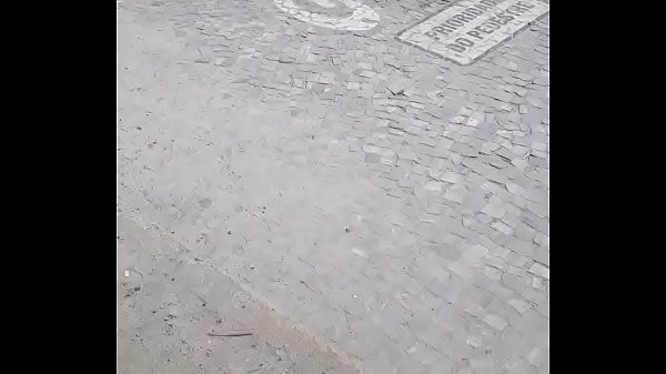 Coroa gostoso maludo saindo da praia