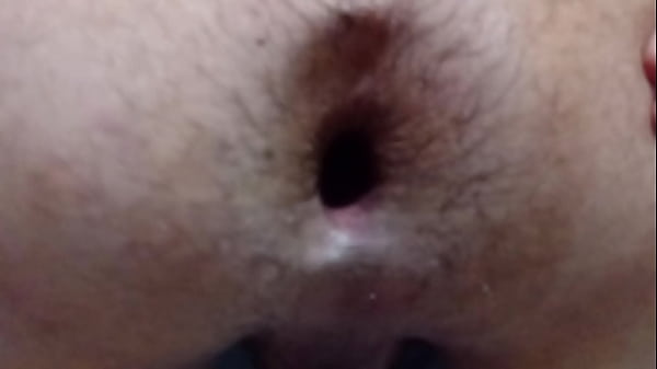 Cusão peidando de tanto levar mão