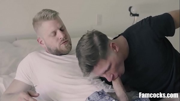 FamilyDick – Hunk Stepdad Sticks His Hard Dick In His Stepson’s Juicy Mouth