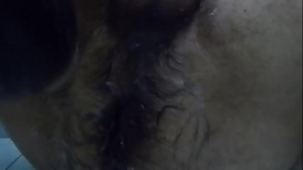 Fisteando mi culo con verduras