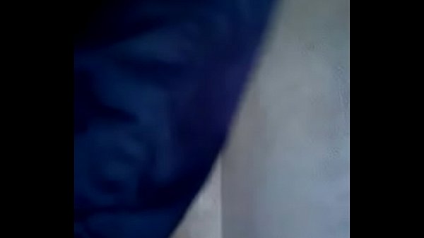 Jugando con mi culo en el liceo 1