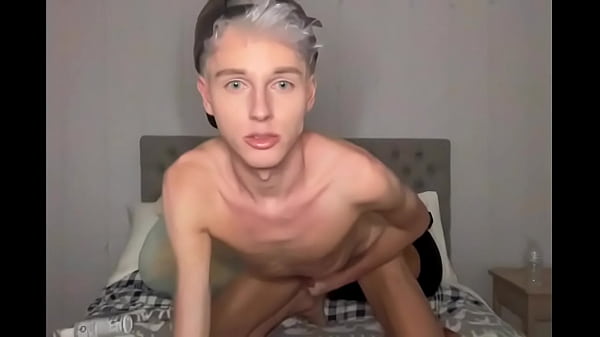 Kyle Texxas Farting on Giant Cock Dildo