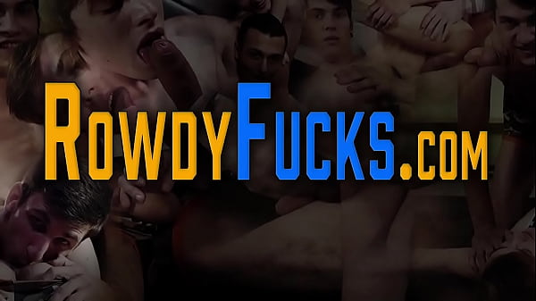 Muscly wrestler sucking and riding