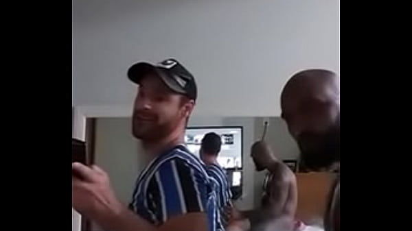 NEGÃO CAFUÇU SOCANDO MUITA ROLA NO GREMISTA GULOSO