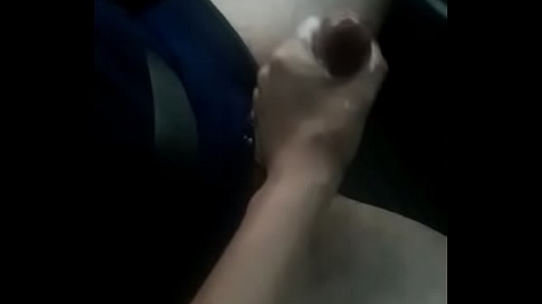 Fiz o casado dotado gozar na punheta