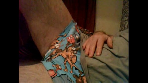 Gay tocando uma na webcam e sujando tudo de porra