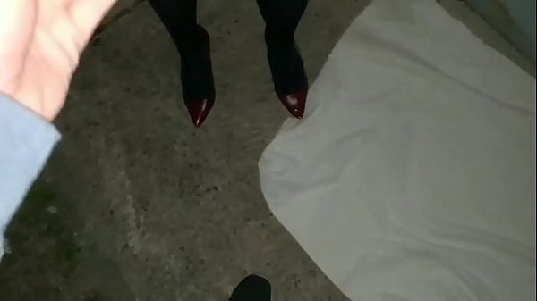 Grosse pute trav qui tapine à Paris