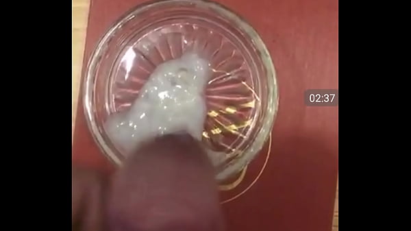 Thủ dâm xuất tinh ra uống (ST)