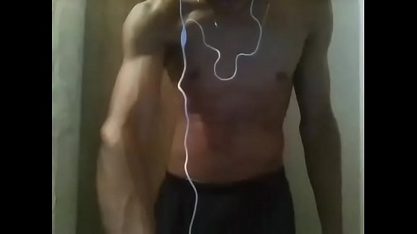 Baiano batendo uma na webcam 01