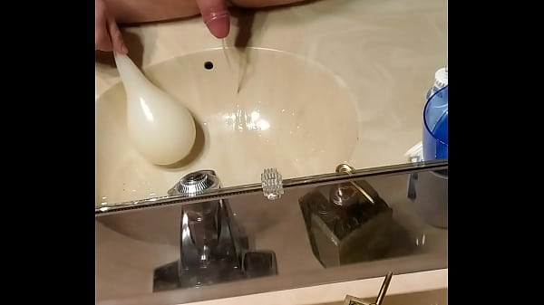 21 y/o fills condom with cum