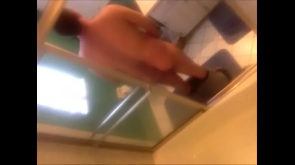 Cunhado no banho- Camera escondida