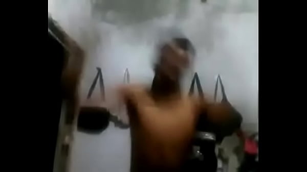 PRIMEIRA VEZ DA NEGRA GOSTOSA