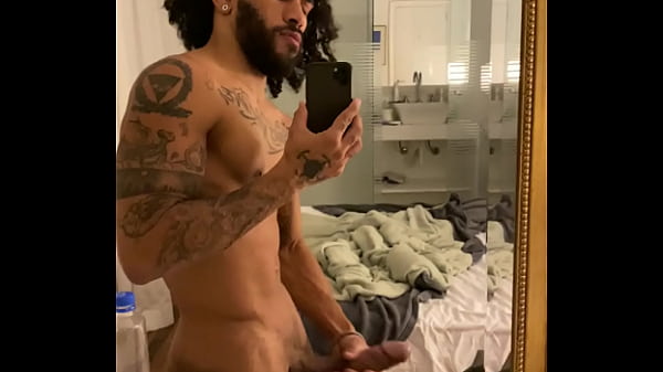 tesão e gozada pela manhã